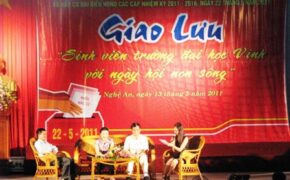 Sinh viên ĐH Vinh giao lưu với ứng cử viên Quốc hội